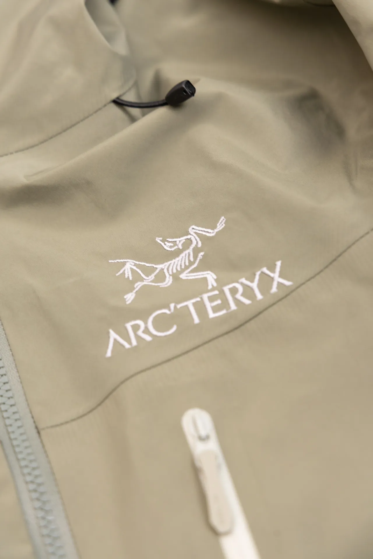 Quality ARC'TERYX SV Arcteryx Alpha SV GTX Same Style S XXL Premium ～ ！ ， 。 Recco ， ， ！ Authentic Gore-Tex ： 100% ＋ ＋20d ( )＋ Authentic ！ ！ ～ ， 。 。 ， ， ， 。 ， Quality 。 😊 Quality ！ Size：S/M/L/XL/XXL ： 81 83 86 88 90 ：117 122 128 132 136 ： 59 61 64 66 68 ： 53 55 58 60 62 S 80-120 M 110-150 L 140-170 XL 160 XXL 180 os ～
